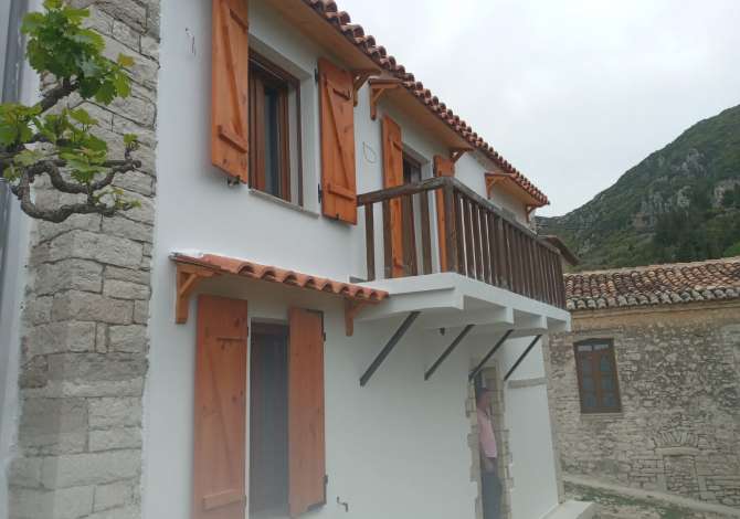 Affitto Casa Giornaliero a Himara 4+1 Arredato  La casa si trova a Himara nella zona "Qeparo" che si trova (<small&