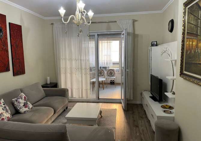  The house is located in Tirana the "Fresku/Linze" area and is 3.60 km 