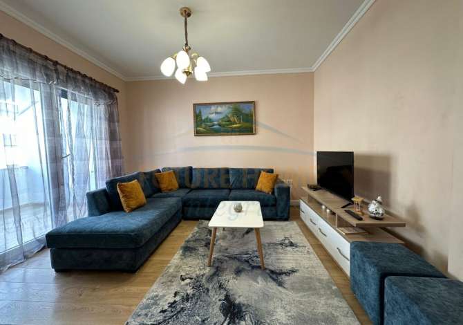  Qera, Apartament 1+1+Post Parkmi, Unaza e Re, Tiranë.
Apartamenti ndodhet pran