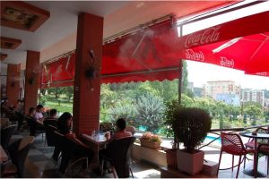 Jepet me qira Bar Kafe tek Qyteti Studenti Ka nje siperfaqe prej 306 m2 bashke me veranden e jashtme
aktiviteti eshte funk