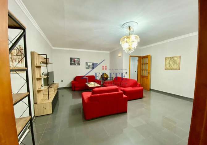  Rruga Fortuzi, apartament 3+1 me qira

Apartamenti ka një sipërfaqe prej 90 