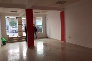  The house is located in Tirana the "Don Bosko" area and is 18.65 km fr