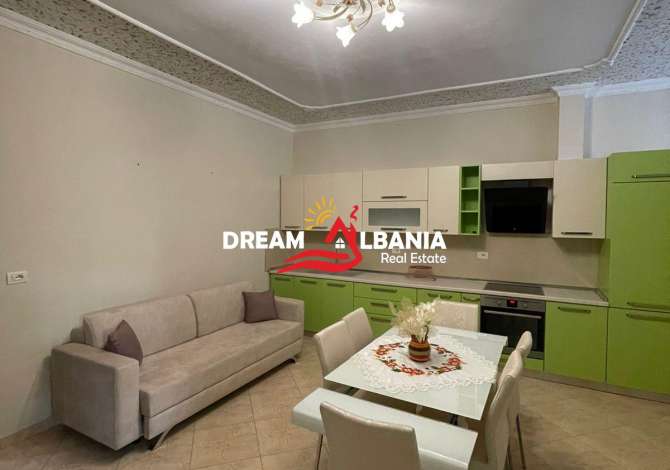 Casa in vendita a Tirana 1+1 Arredato  La casa si trova a Tirana nella zona "Spitali QSUT/Xhamlliku/Kinostudio&quo