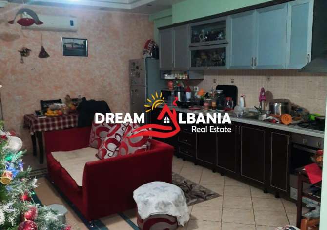 Casa in vendita a Tirana 2+1 Arredato  La casa si trova a Tirana nella zona "Stacioni trenit/Rruga e Dibres" 