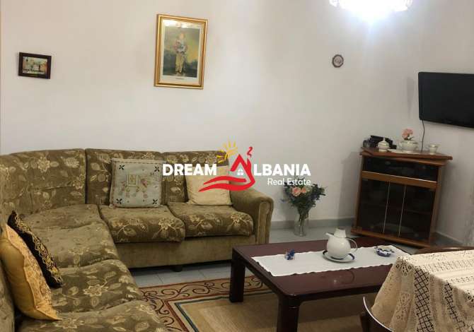Casa in vendita a Tirana 2+1 Arredato  La casa si trova a Tirana nella zona "21 Dhjetori/Rruga e Kavajes" che