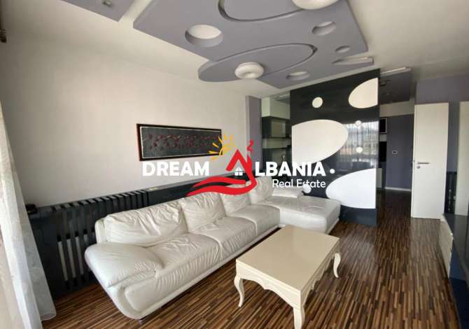 Casa in vendita a Tirana 2+1 Arredato  La casa si trova a Tirana nella zona "Blloku/Liqeni Artificial" che si