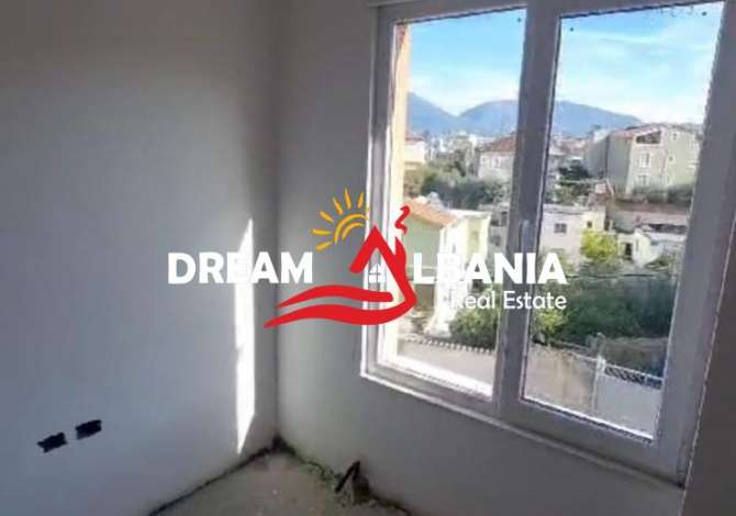 House for Sale in Tirana 1+1 Emty  The house is located in Tirana the "Ysberisht/Kombinat/Selite" area an