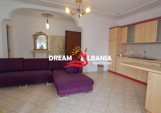 Casa in affitto a Tirana 2+1 Arredato  La casa si trova a Tirana nella zona "21 Dhjetori/Rruga e Kavajes" che