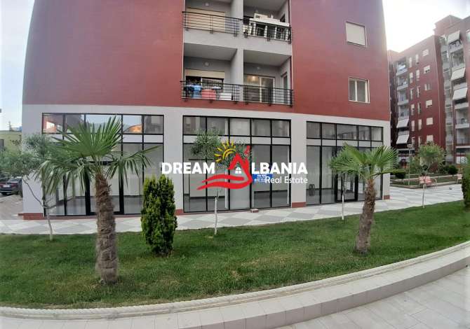  La casa si trova a Tirana nella zona "Don Bosko" che si trova 1.72 km 