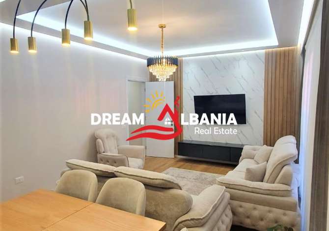 Casa in affitto a Tirana 2+1 Arredato  La casa si trova a Tirana nella zona "Stacioni trenit/Rruga e Dibres" 