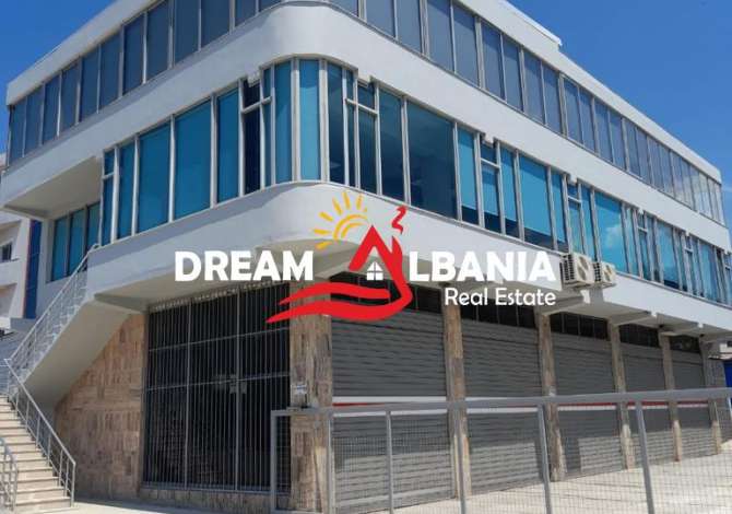  La casa si trova a Tirana nella zona "Zone Periferike" che si trova 15