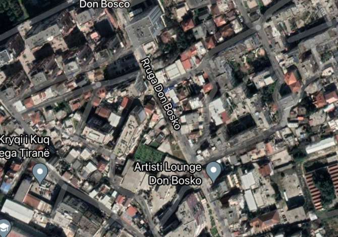  La casa si trova a Tirana nella zona "Don Bosko" che si trova  km dal 