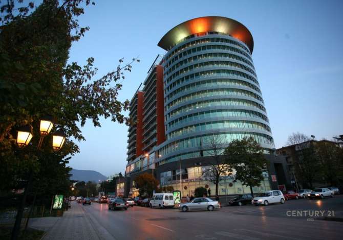  La casa si trova a Tirana nella zona "Rruga e Elbasanit/Stadiumi Qemal Staf