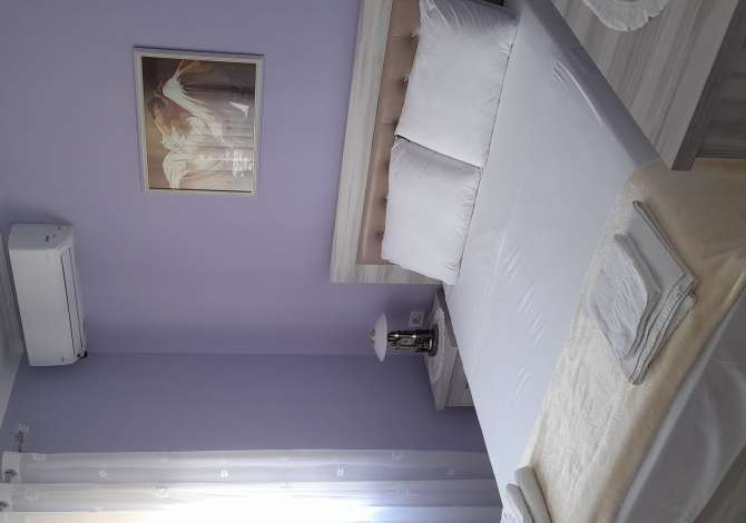 Daily rent and beach room in Pogradec 1+1 Furnished  The house is located in Pogradec the "Central" area and is .
This Dai