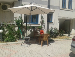 Daily rent and beach room in Kavaje 1+1 Furnished  The house is located in Kavaje the "Zone Periferike" area and is .
Th
