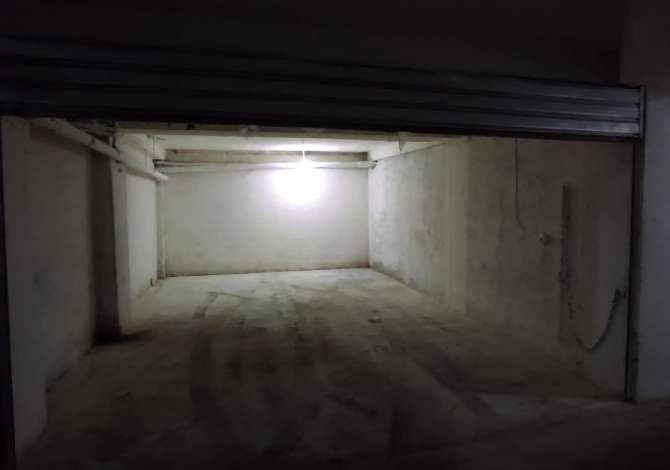  Shitet garazh 34 m2 ne qender te Tiranes.Rruga Kajo Karafili Pall i Bimbasheve m