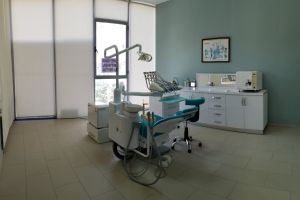  Shitet biznesi : klinike dentare prej 5 vitesh. Lagjia 13 Durres prapa postes se