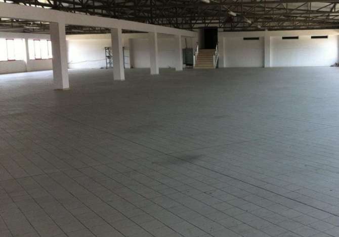 Magazinë për qira 1.400 m² prane QTU  6.800 € Kati 2
 
organizimi:
*sip- 1400 m2 magazin
*sip. 300 m2 zyra.
*lartesi 5 m
