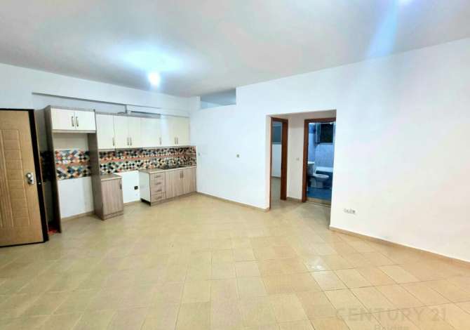House for Sale in Sarande 2+1 Emty  The house is located in Sarande the "Central" area and is .
This Hous