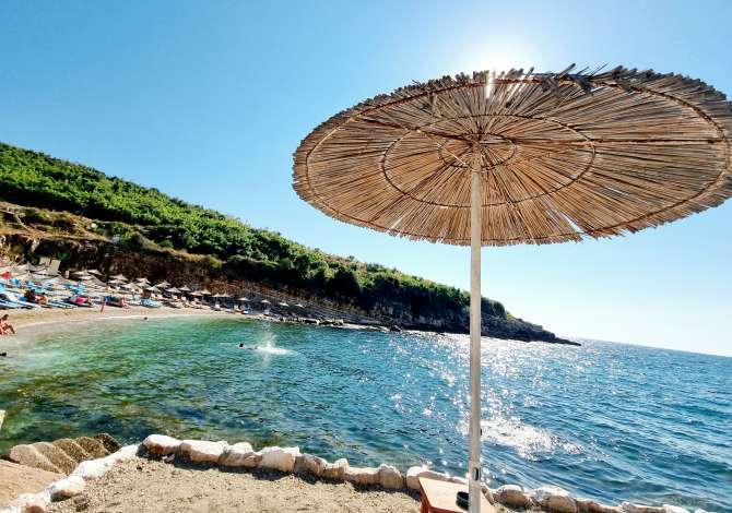 Daily rent and beach room in Sarande 1+1 Furnished  The house is located in Sarande the "Ksamil" area and is .
This Daily