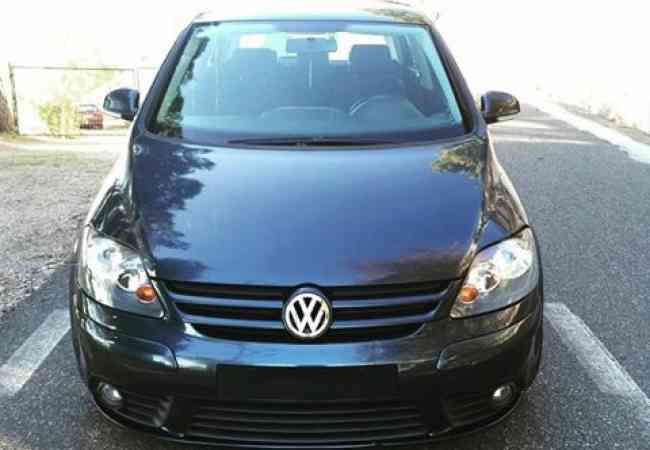 Car Rental Volkswagen 2007 supplied with Diesel Car Rental in Vlore near the "Central" area .This Automatik Volkswage