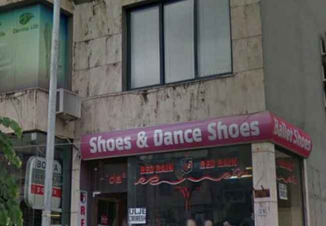 Dyqan  me qera  Dyqani ndodhet  100m posht shkolles se baletit perball me tregun ushqimor . dyqa