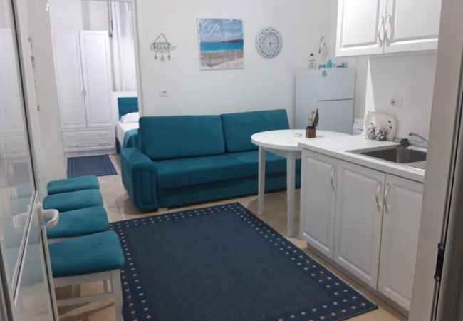  The house is located in Shkoder the "Velipoje" area and is 23.67 km fr