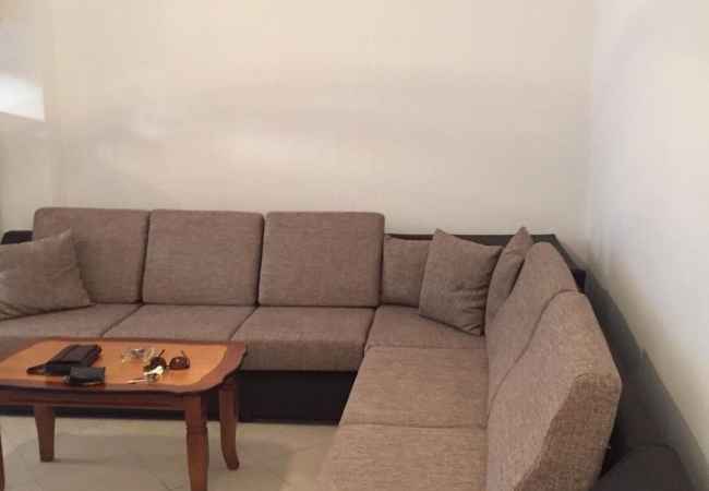 Daily rent and beach room in Vlore 1+1 Furnished  The house is located in Vlore the "Central" area and is .
This Daily 