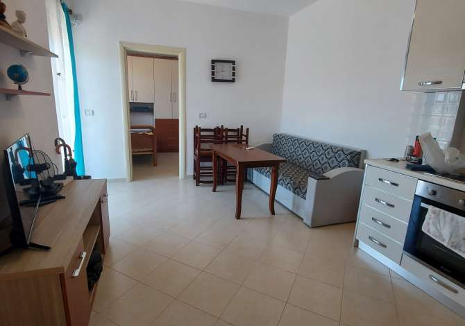  The house is located in Vlore the "Lungomare" area and is 0.08 km from