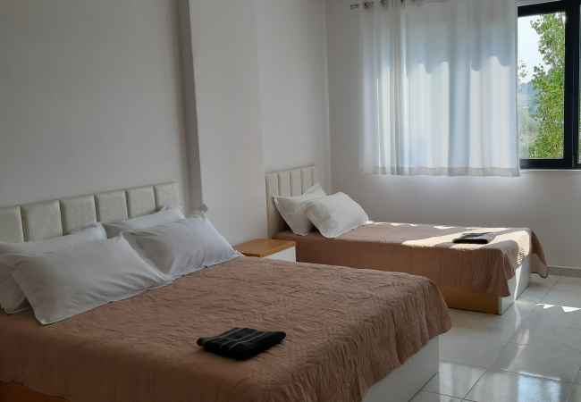 Daily rent and beach room in Tirana 1+1 Furnished  The house is located in Tirana the "Rruga Dritan Hoxha/ Shqiponja" are