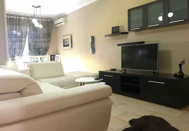 Daily rent and beach room in Tirana 2+1 Furnished  The house is located in Tirana the "Sheshi Shkenderbej/Myslym Shyri" a