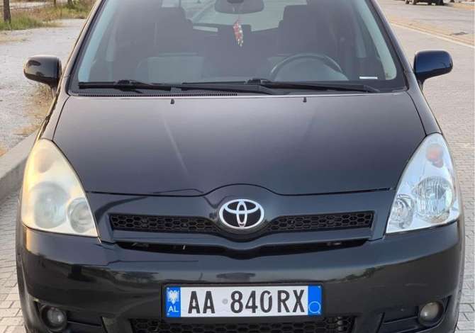 Car for sale Toyota 2005 supplied with Diesel Car for sale in Tirana near the "Spitali QSUT/Xhamlliku/Kinostudio" ar