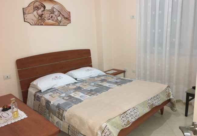  The house is located in Vlore the "Lungomare" area and is 1.77 km from