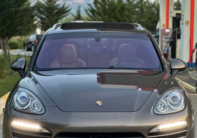 Car for sale Porsche 2012 supplied with Diesel Car for sale in Tirana near the "Stacioni trenit/Rruga e Dibres" area 