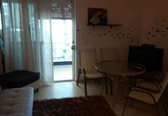 Daily rent and beach room in Durres 1+1 Furnished  The house is located in Durres the "Gjiri i Lalzit" area and is .
Thi