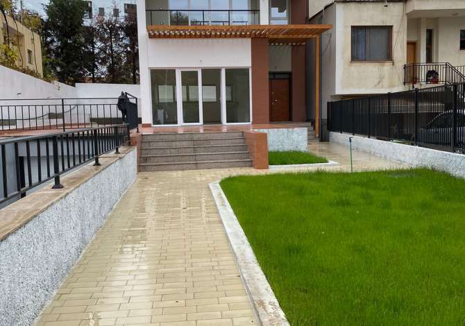  La casa si trova a Tirana nella zona "Sauk" che si trova 2.39 km dal c