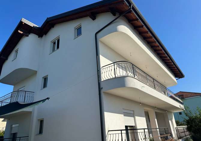 Casa in vendita a Tirana 3+1 SemiArredato  La casa si trova a Tirana nella zona "Kamez/Paskuqan" che si trova (&l