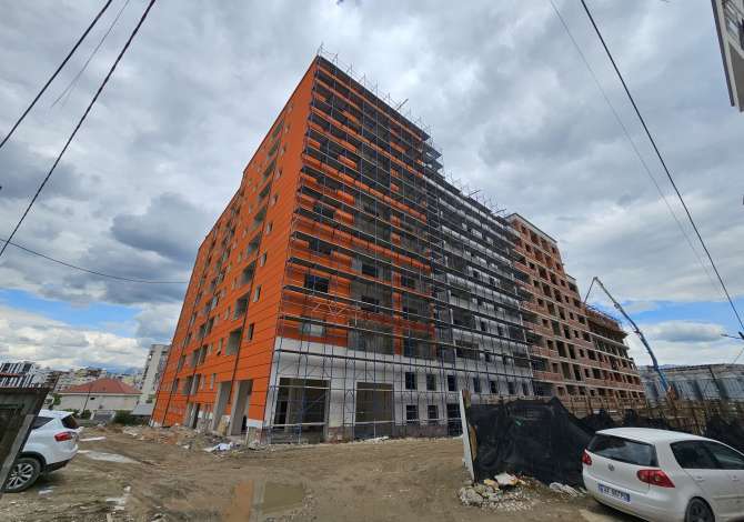  Okazion: Yzberisht shitet apartament 1+1
Apartamenti ndodhet ne nje pallat te r
