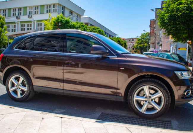 Car for sale Audi 2013 supplied with Diesel Car for sale in Tirana near the "21 Dhjetori/Rruga e Kavajes" area .T