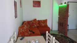  The house is located in Lezhe the "Shengjin" area and is 5.68 km from 