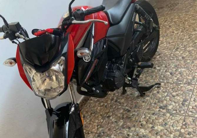 Tirane, shes Motociklete Yamaha YS 125 Viti 2019, 3.300 Euro Shitet motorr yamaha ys 125cc.
viti i prodhimit 2019
km:19,000km
motorri esht