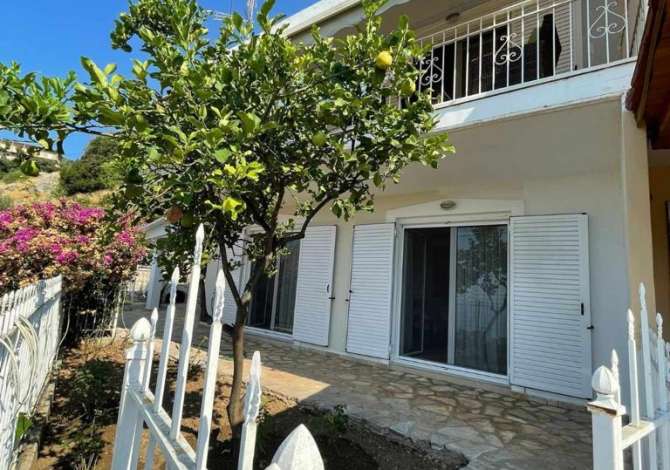 House for Sale in Vlore 5+1 Furnished  The house is located in Vlore the "Zone Periferike" area and is (<s