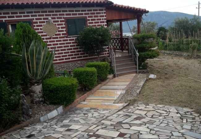 The house is located in Vlore the "Radhime" area and is 9.43 km from c
