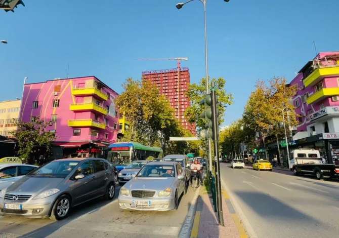 Casa in affitto a Tirana 2+1 Vuoto  La casa si trova a Tirana nella zona "21 Dhjetori/Rruga e Kavajes" che